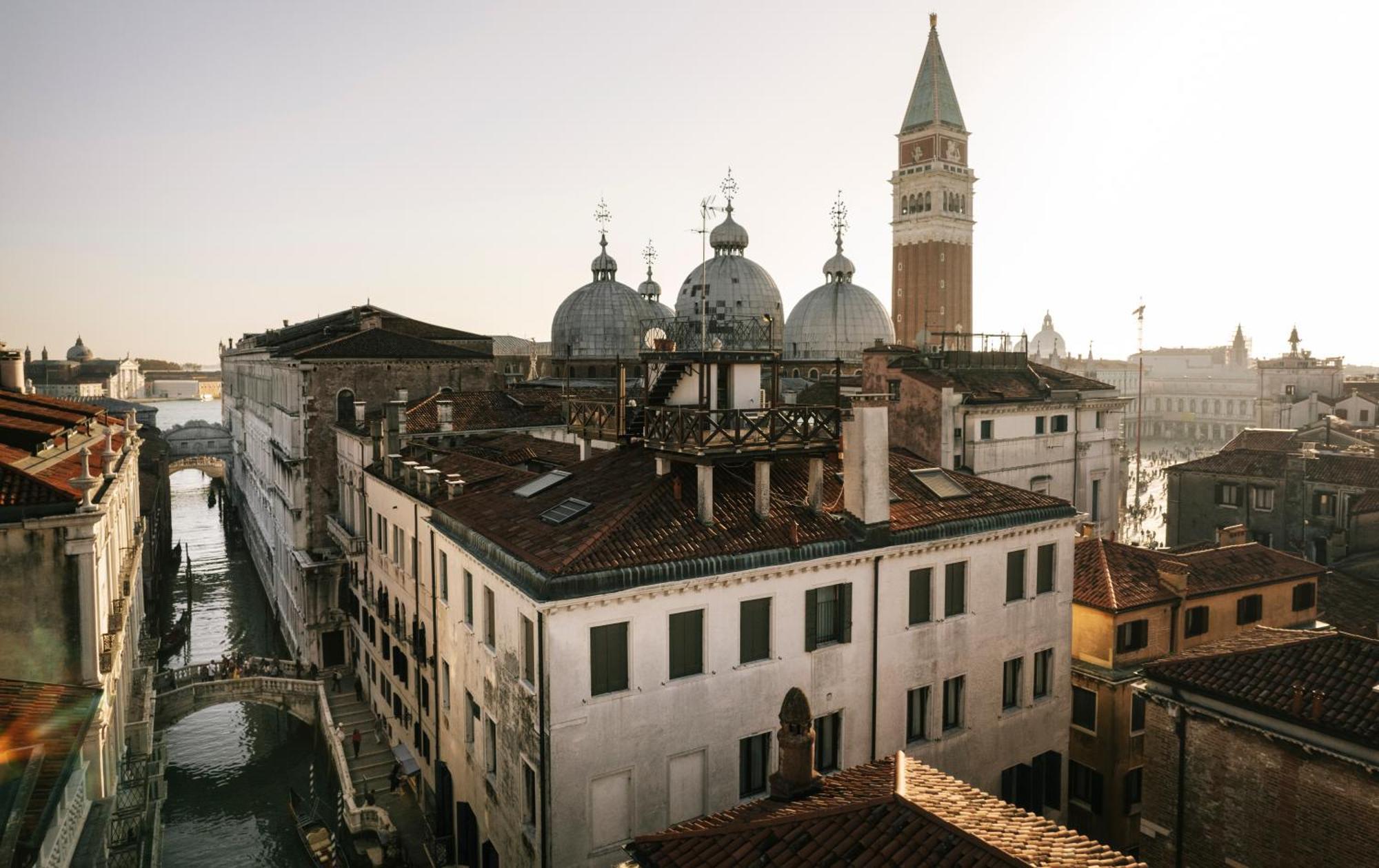 Hotel Al Ponte Dei Sospiri Venesia Bagian luar foto