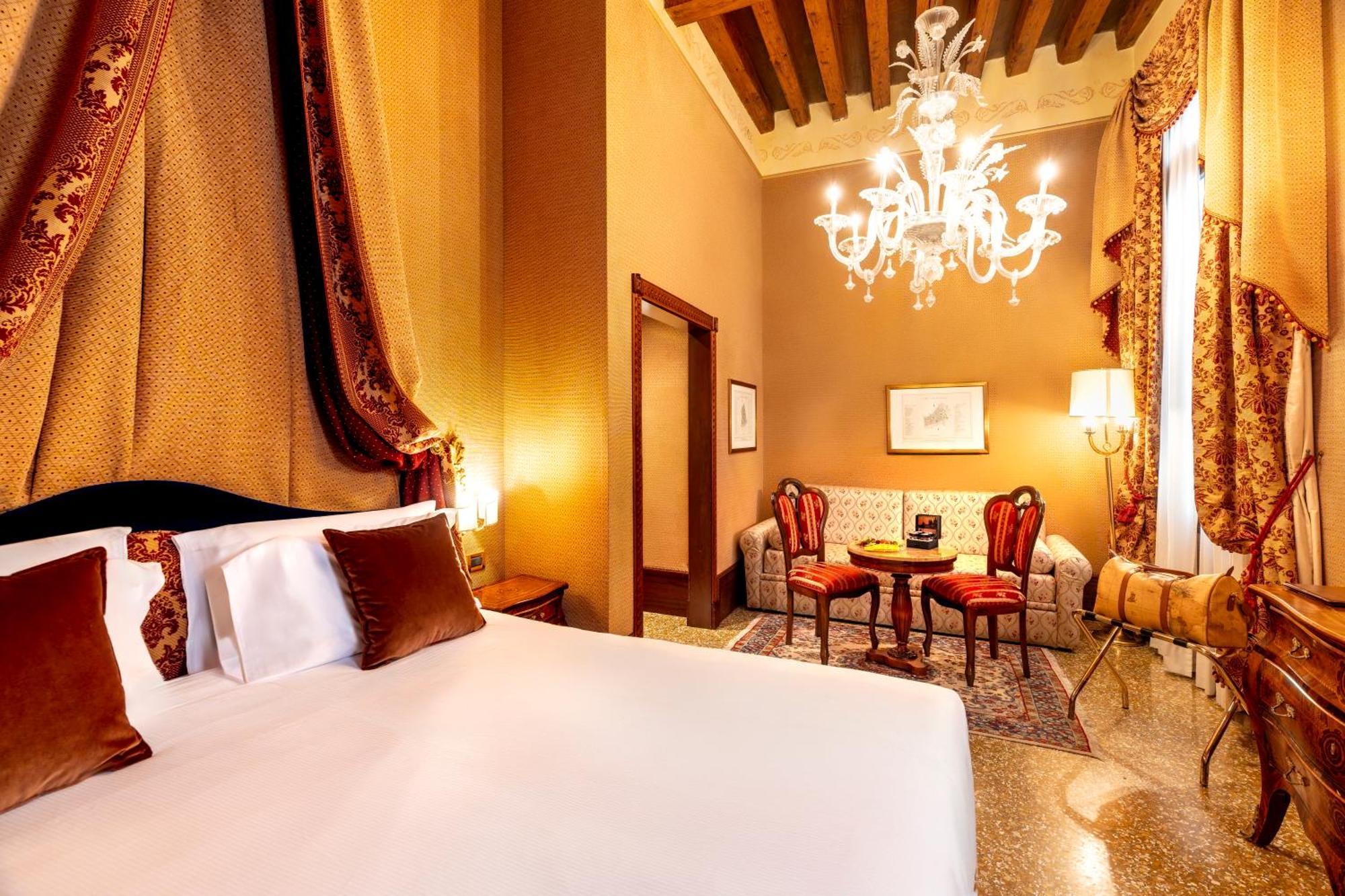 Hotel Al Ponte Dei Sospiri Venesia Bagian luar foto