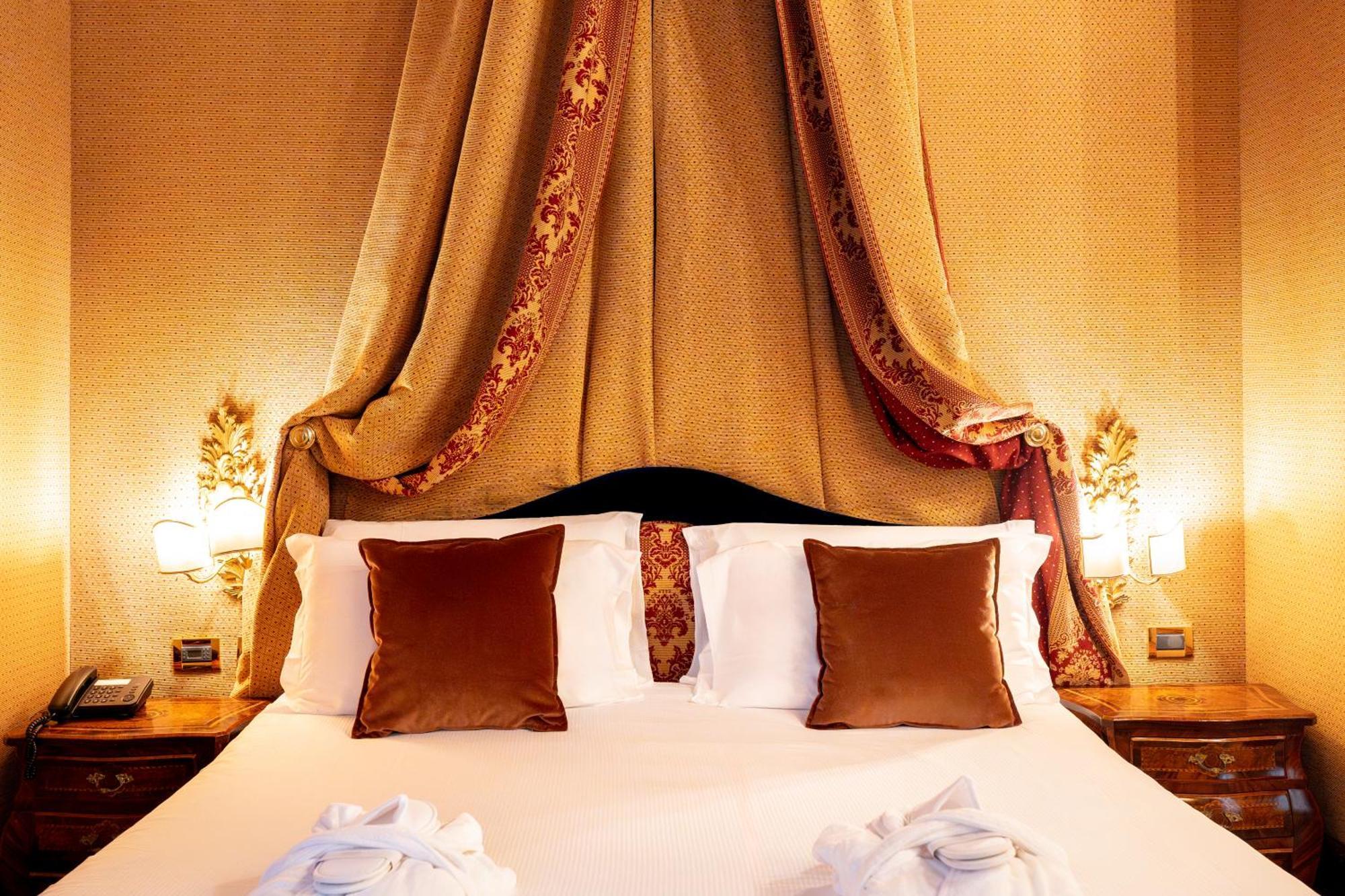 Hotel Al Ponte Dei Sospiri Venesia Bagian luar foto