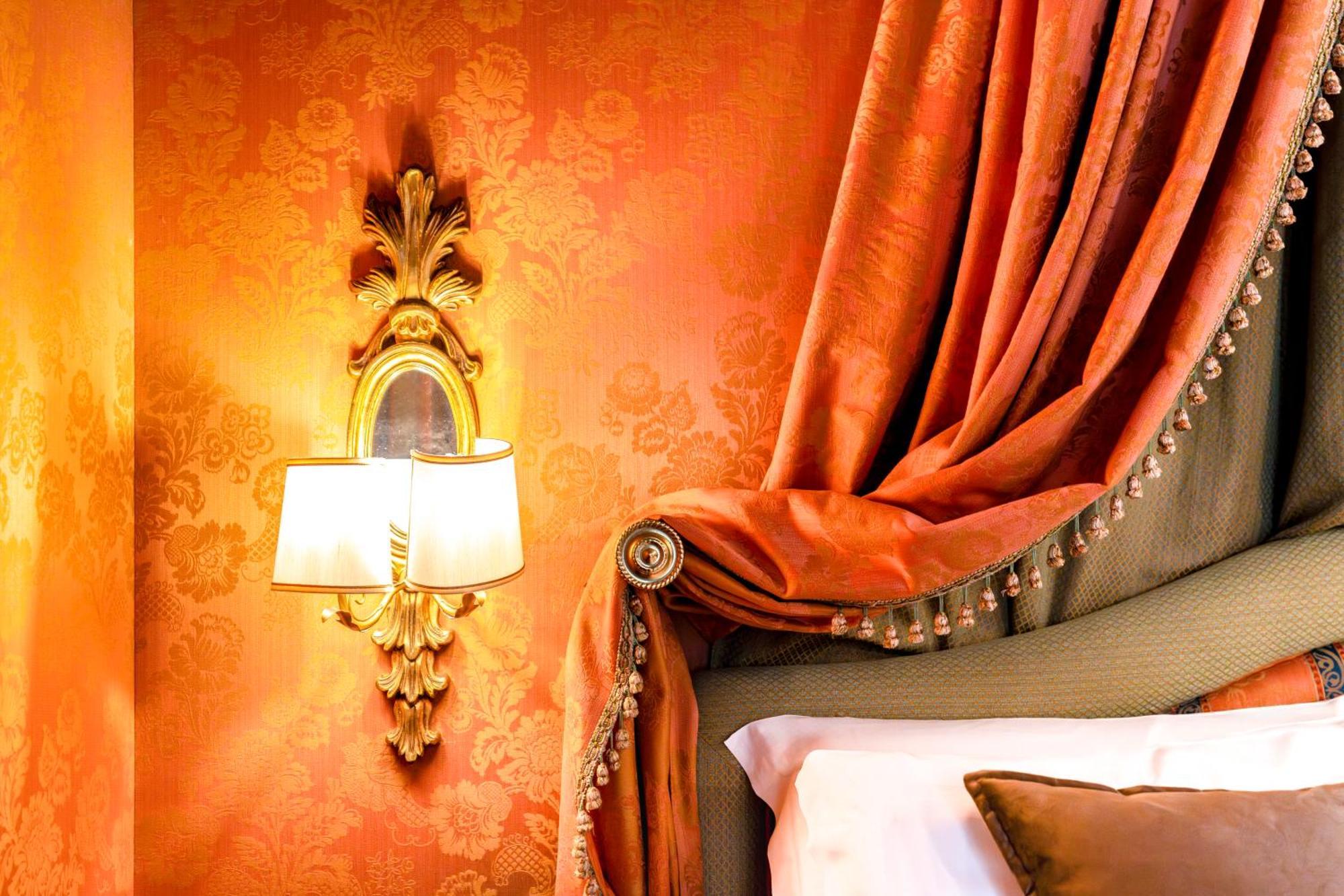 Hotel Al Ponte Dei Sospiri Venesia Bagian luar foto