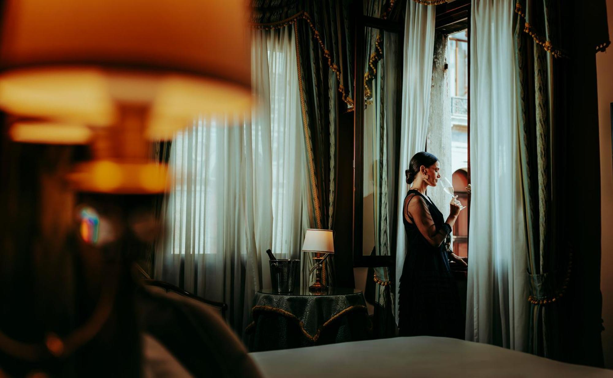 Hotel Al Ponte Dei Sospiri Venesia Bagian luar foto