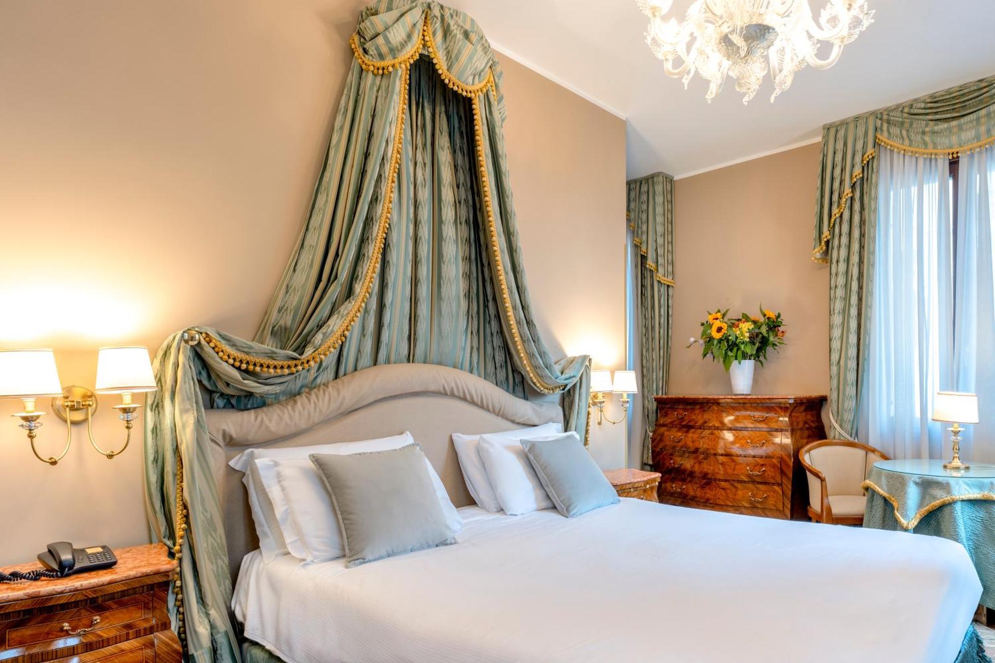 Hotel Al Ponte Dei Sospiri Venesia Bagian luar foto