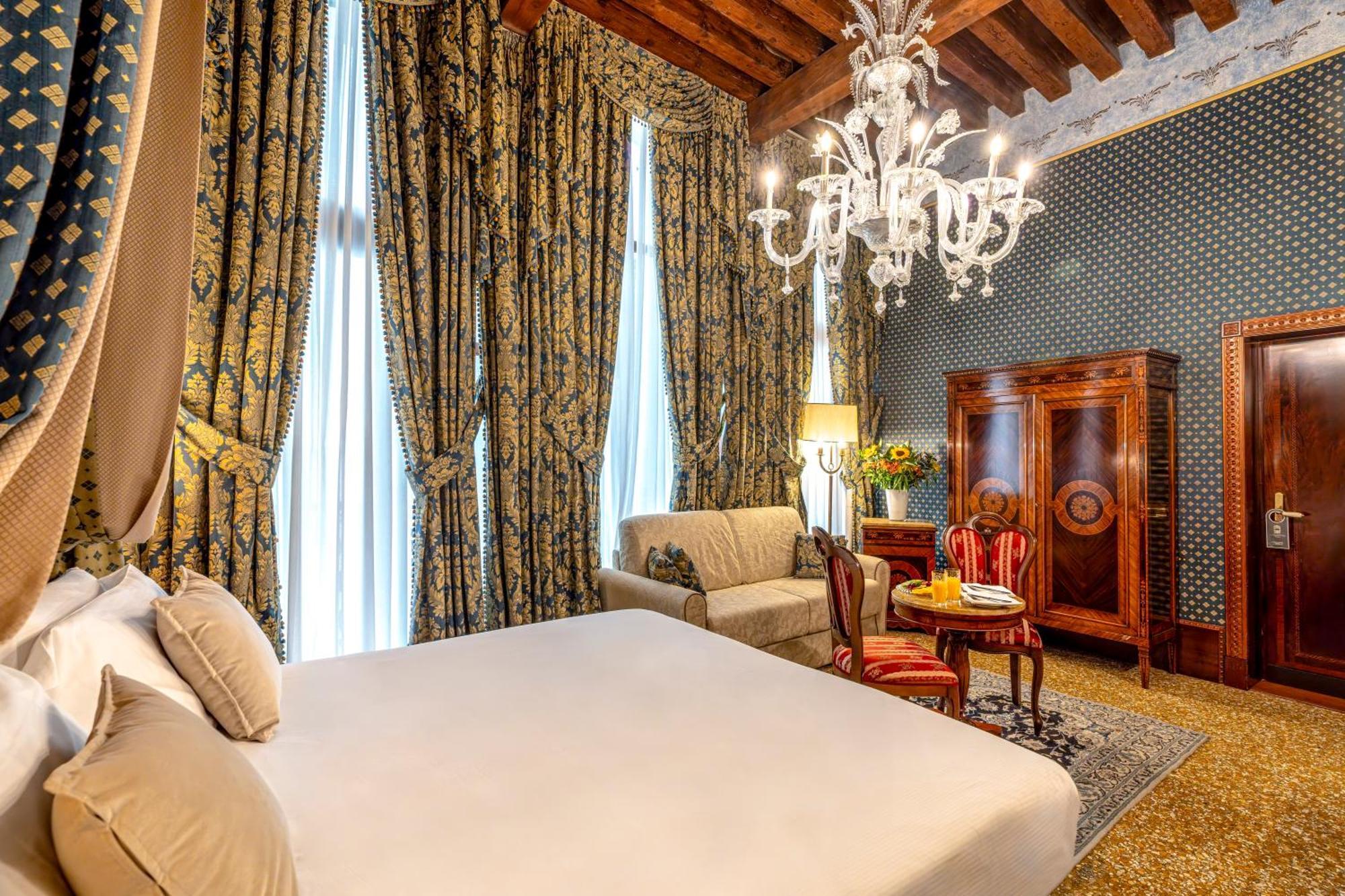 Hotel Al Ponte Dei Sospiri Venesia Bagian luar foto