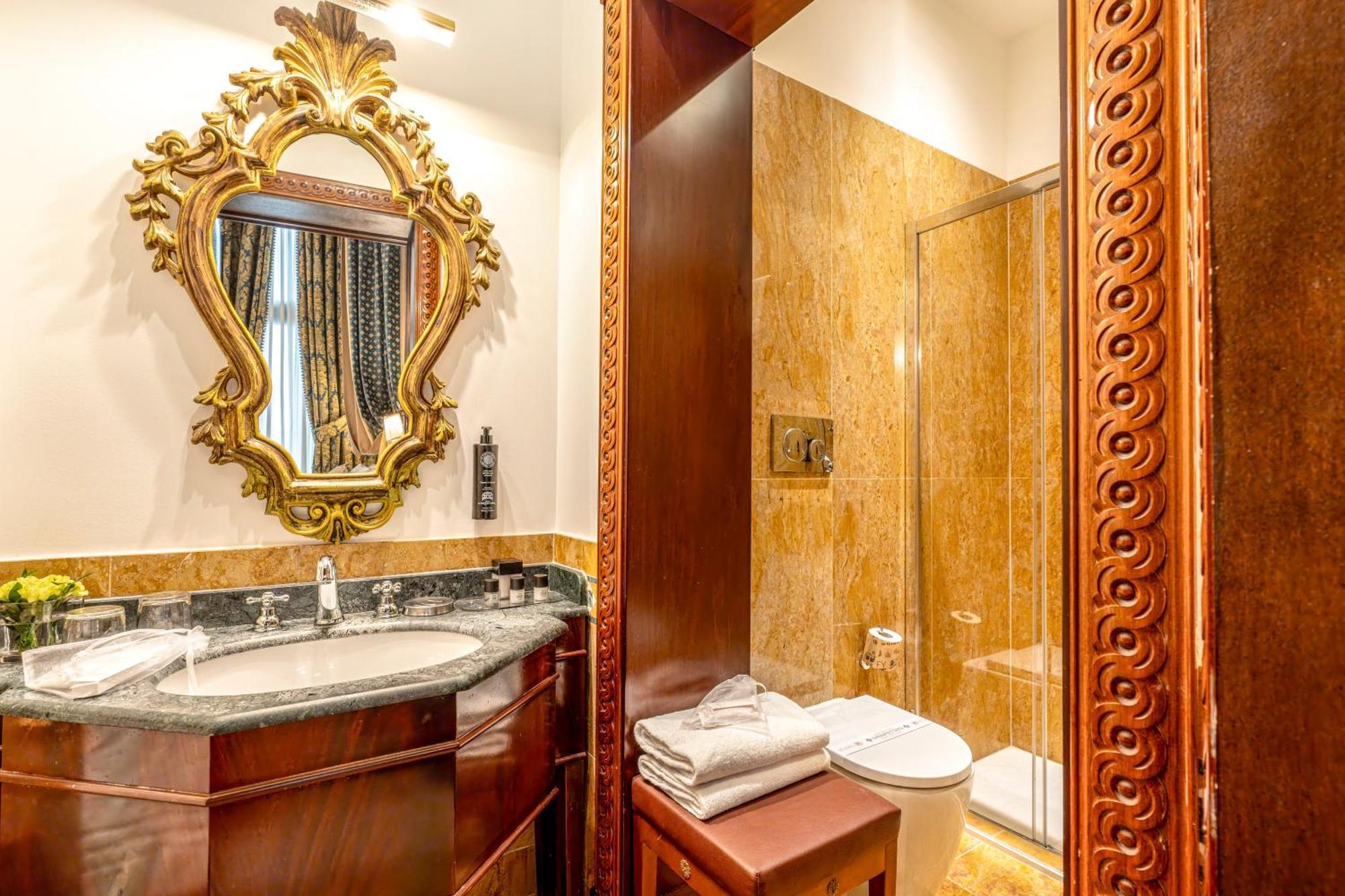 Hotel Al Ponte Dei Sospiri Venesia Bagian luar foto