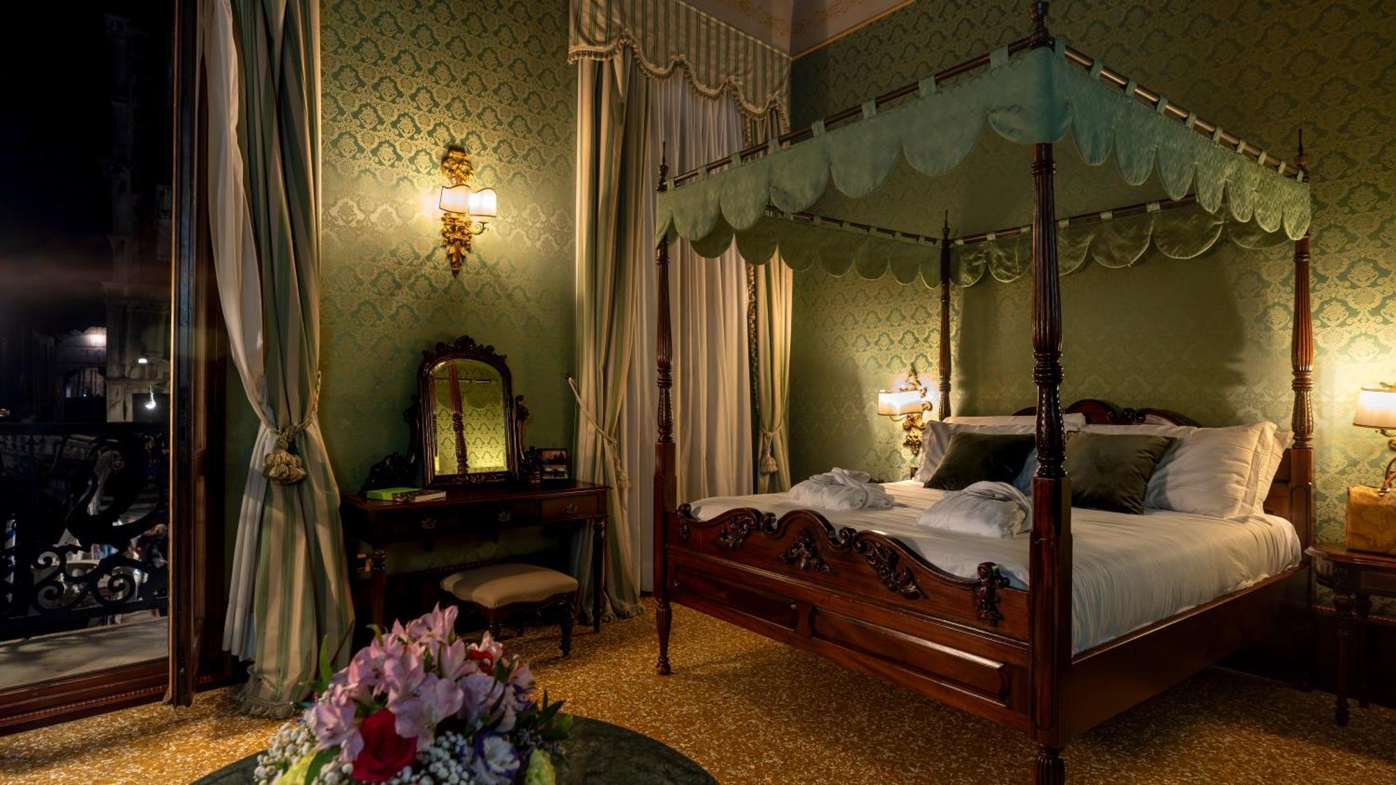 Hotel Al Ponte Dei Sospiri Venesia Bagian luar foto