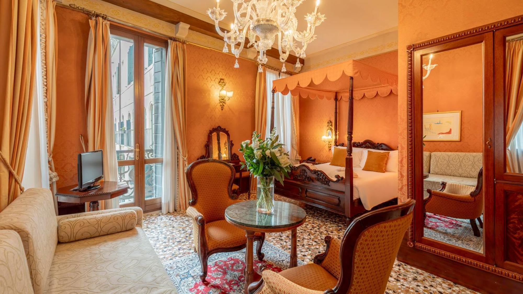 Hotel Al Ponte Dei Sospiri Venesia Bagian luar foto