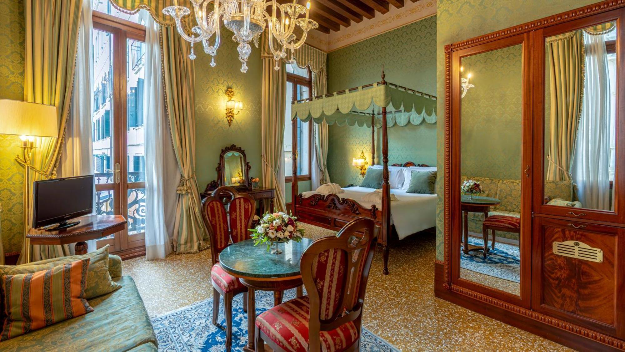 Hotel Al Ponte Dei Sospiri Venesia Bagian luar foto