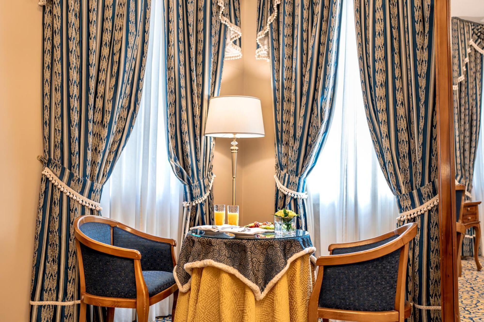 Hotel Al Ponte Dei Sospiri Venesia Bagian luar foto